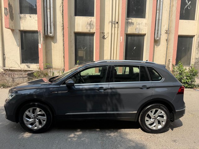 Second-hand 2022 Volkswagen Tiguan 2.0 TSI Elegance BSVI for sale in New Delhi-4