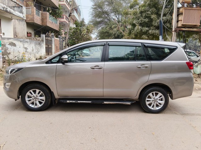 Second-hand 2017 Toyota Innova Crysta 2.8 GX AT BSIV for sale in Gurgaon-3
