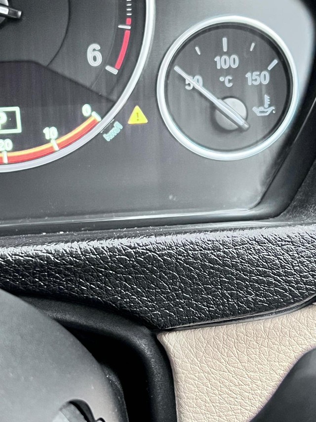 Second-hand 2013 BMW 3 Series 320d Luxury Line for sale in Bangalore-9