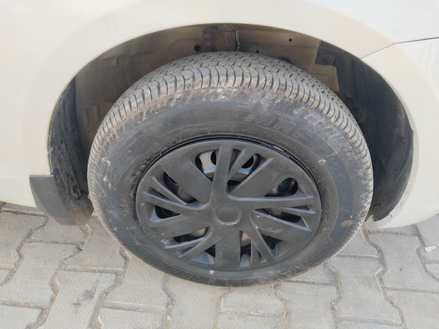 Second-hand 2017 Maruti Suzuki Swift LXI Optional-O for sale in Faridabad-8