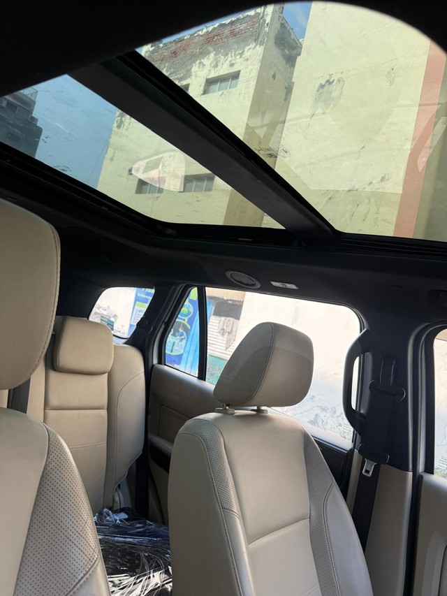 Second-hand 2018 Ford Endeavour 3.2 Titanium AT 4X4 for sale in New Delhi-8