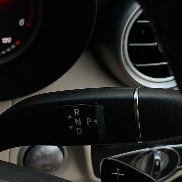 Second-hand 2018 Mercedes-Benz GLC 220d 4MATIC Sport for sale in New Delhi-7