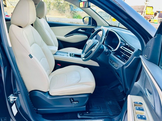 Second-hand 2023 MG Hector Sharp CVT for sale in Bangalore-10