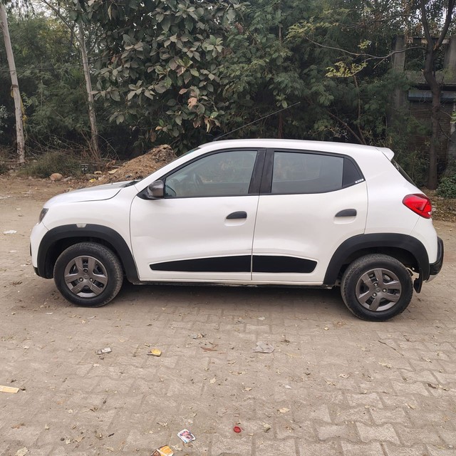 Second-hand 2017 Renault KWID 1.0 AMT RXT for sale in Ludhiana-3