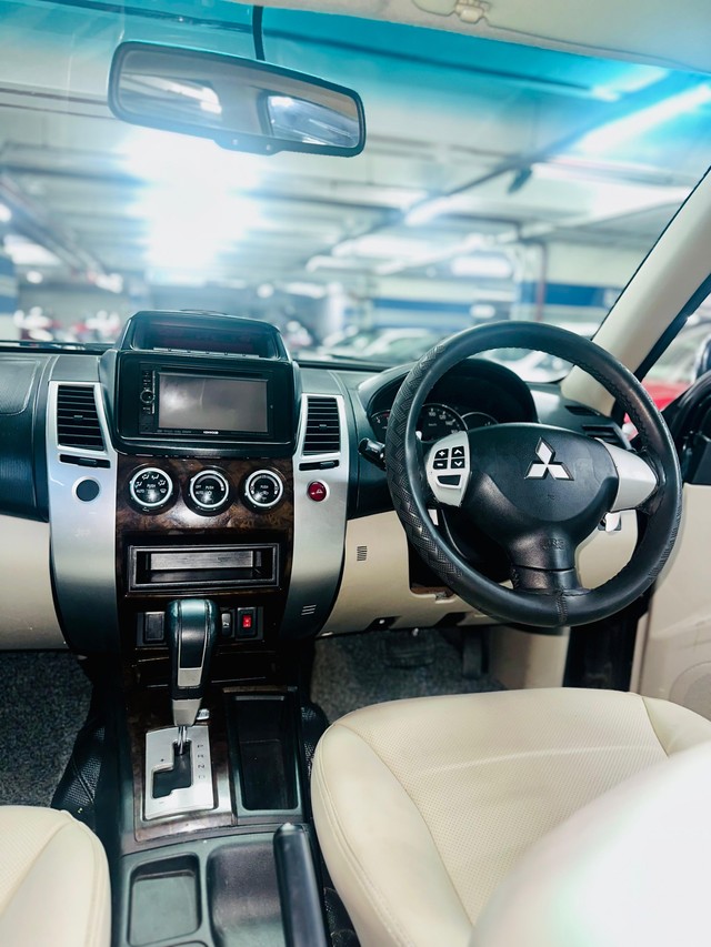 Mitsubishi Pajero Sport 4X2 AT Second-hand 2015 Mitsubishi Pajero Sport 4X2 AT for sale in Mumbai-7