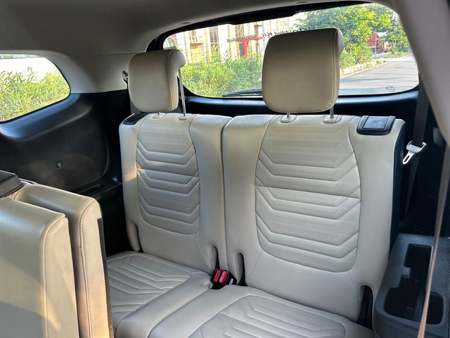 Second-hand 2024 Kia Carens Luxury Plus Diesel for sale in New Delhi-9