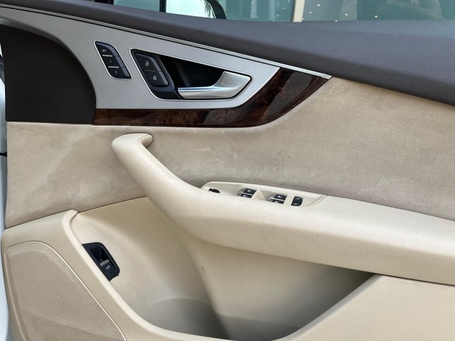 Second-hand 2016 Audi Q7 45 TDI Quattro Premium Plus for sale in Bangalore-11