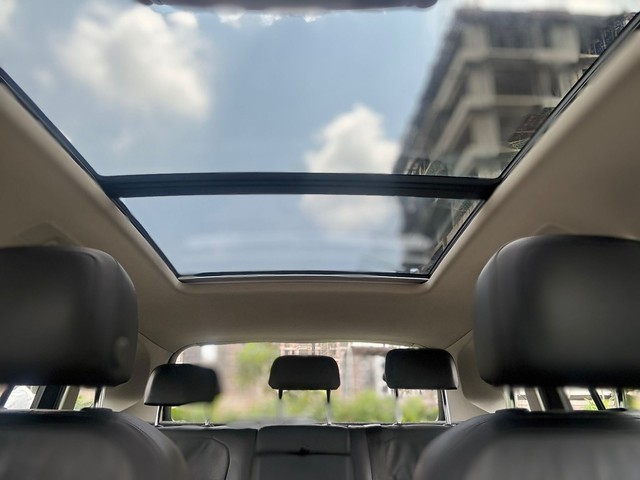 Second-hand 2019 Volkswagen Tiguan 2.0 TDI Comfortline for sale in Surat-7