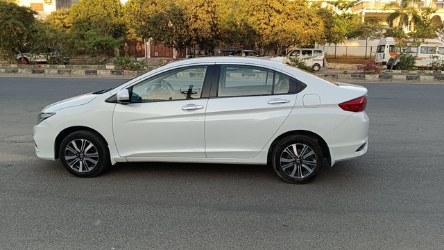Second-hand 2018 Honda City i-VTEC V for sale in Jaipur-2