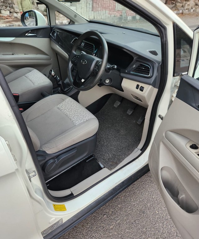 Mahindra Marazzo M6 Second-hand 2018 Mahindra Marazzo M6 for sale in New Delhi-6