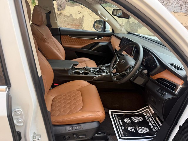 Second-hand 2022 MG Gloster Savvy 7-Str for sale in New Delhi-9