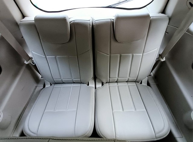 Second-hand 2017 Mahindra XUV500 R W10 FWD for sale in Ahmedabad-17