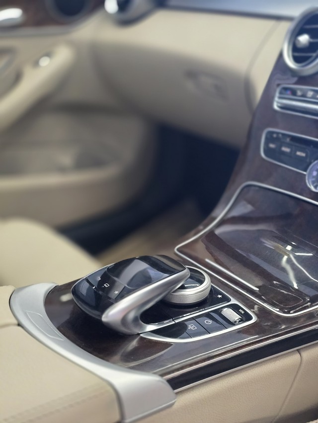 Second-hand 2016 Mercedes-Benz C-Class C 200 CGI for sale in New Delhi-3