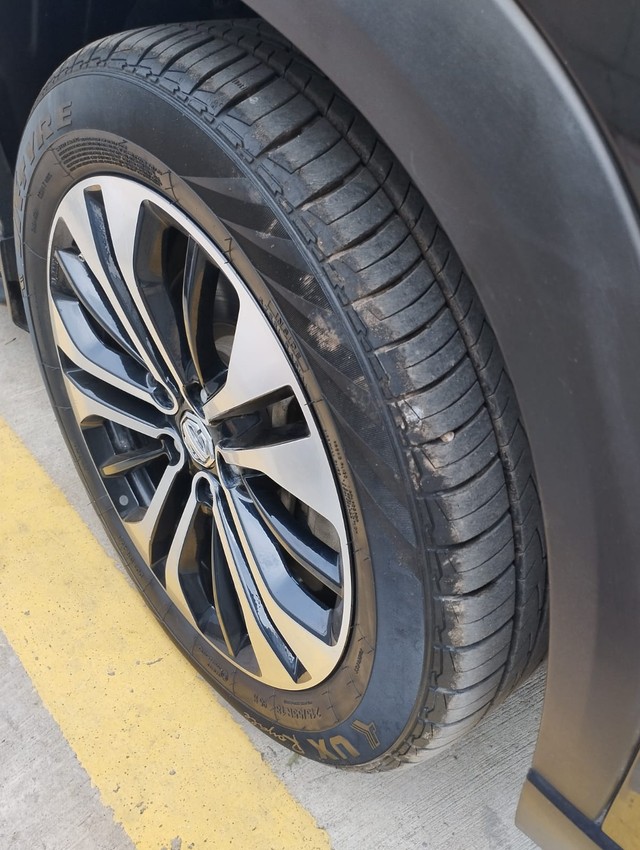 Second-hand 2023 MG Hector Plus 1.5 Turbo Sharp Pro CVT BSVI for sale in New Delhi-7