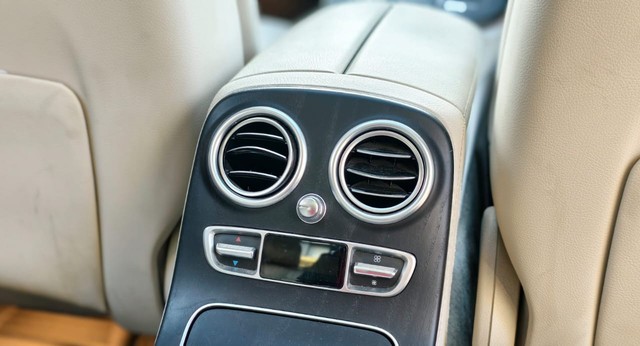 Second-hand 2021 Mercedes-Benz E-Class Exclusive E 220d for sale in Kolkata-10