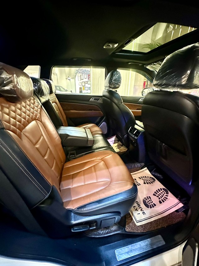 Second-hand 2019 Mahindra Alturas G4 4X4 AT BSIV for sale in New Delhi-7