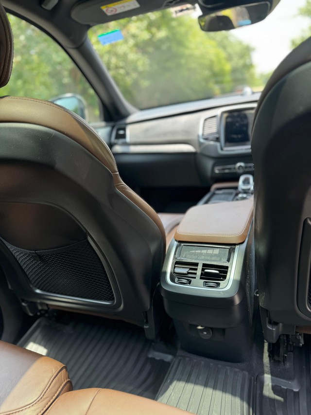 Second-hand 2022 Volvo XC90 B6 Inscription 7STR for sale in New Delhi-17