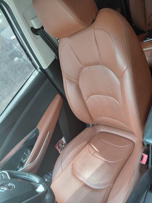 Second-hand 2021 MG Hector Plus Sharp Diesel MT for sale in New Delhi-6