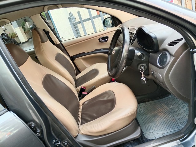 Second-hand 2012 Hyundai i10 Magna for sale in Hyderabad-13