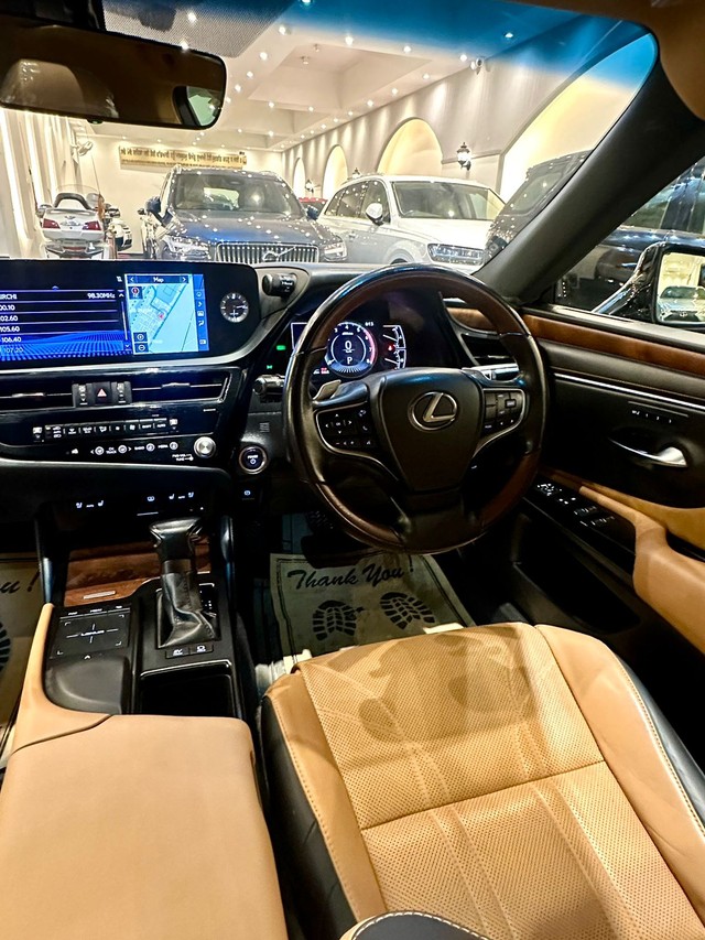Second-hand 2022 Lexus ES 300h Exquisite for sale in New Delhi-8