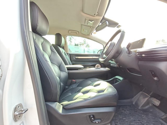 Second-hand 2024 MG Windsor EV Exclusive for sale in Mumbai-8