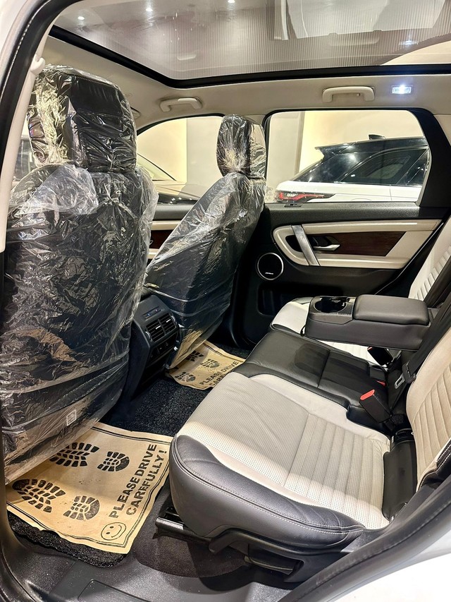 Second-hand 2022 Land Rover Discovery Sport S Diesel for sale in New Delhi-10