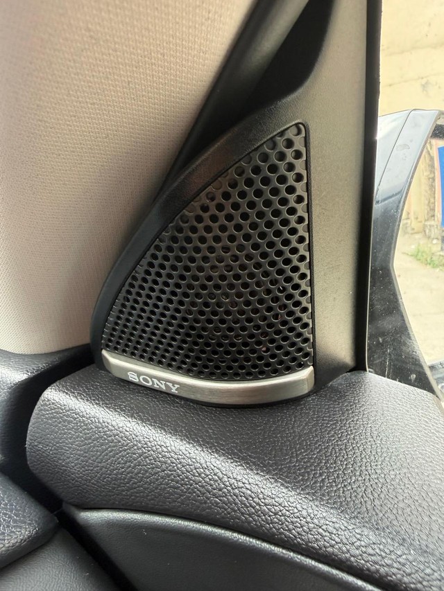 Second-hand 2025 Mahindra XUV700 AX7L Ebony Edition 7Str AT for sale in New Delhi-15