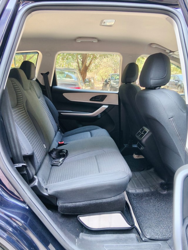 Second-hand 2023 Mahindra XUV700 MX 5Str Diesel for sale in Gurgaon-13