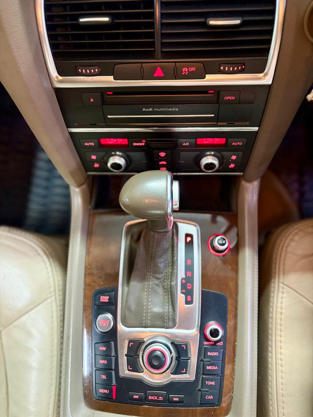 Second-hand 2013 Audi Q7 3.0 TDI quattro for sale in Mumbai-4