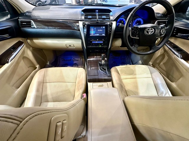 Toyota Camry Hybrid Second-hand 2016 Toyota Camry Hybrid for sale in New Delhi-6