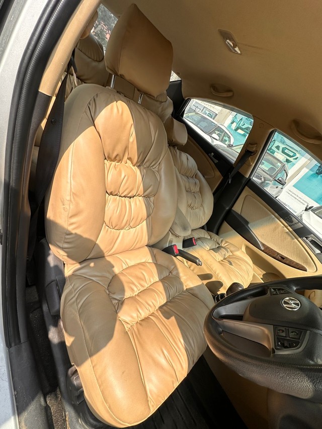 Hyundai Verna 1.6 SX VTVT Second-hand 2017 Hyundai Verna 1.6 SX VTVT for sale in Lucknow-5