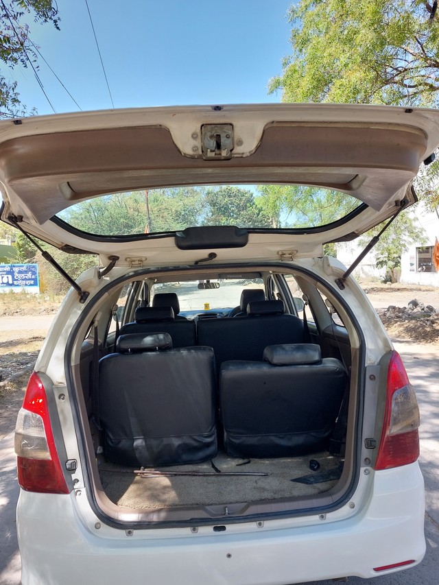 Toyota Innova 2.5 G (Diesel) 7 Seater BS IV Second-hand 2015 Toyota Innova 2.5 G (Diesel) 7 Seater BS IV for sale in Dewas-12