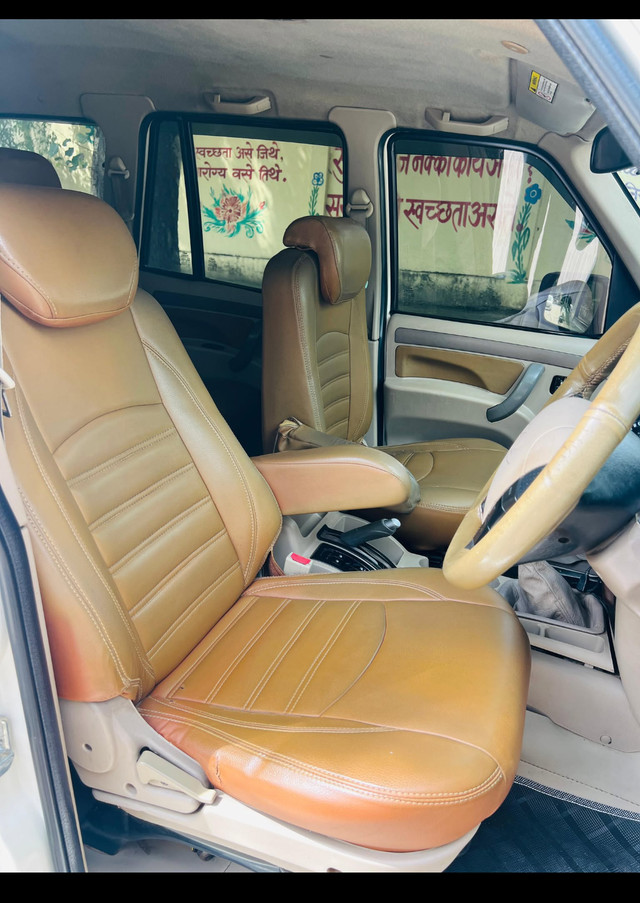 Second-hand 2014 Mahindra Scorpio EX for sale in Pune-8