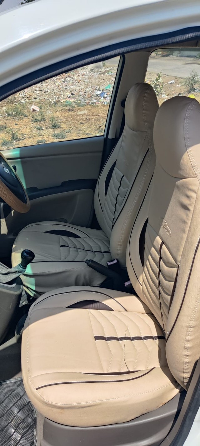 Second-hand 2011 Hyundai i10 Magna for sale in Dewas-5