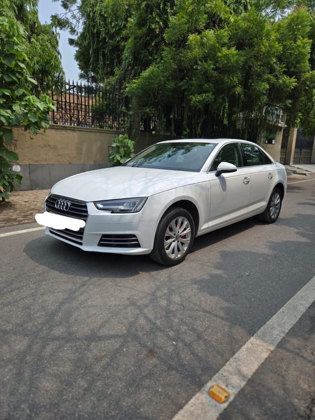 Second-hand 2017 Audi A4 35 TDI Technology for sale in New Delhi-3