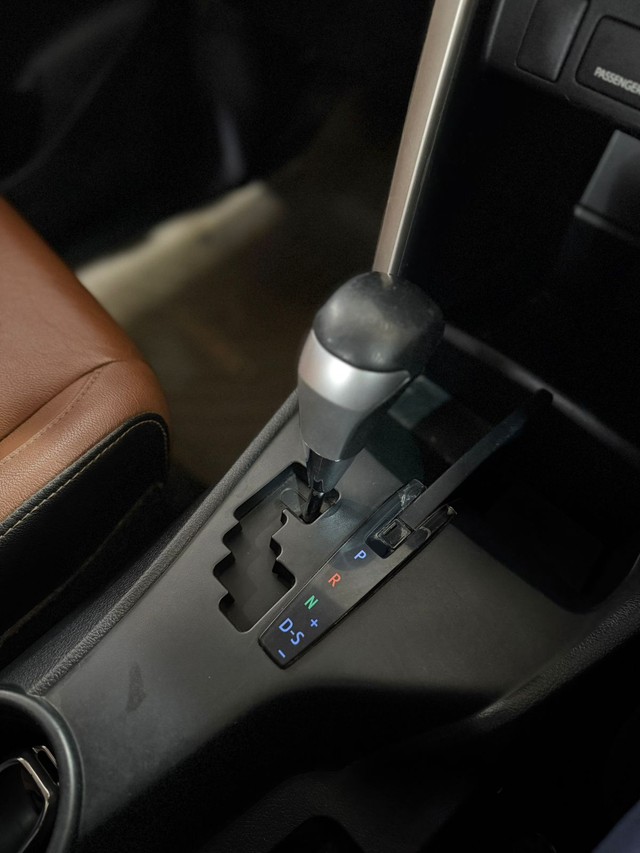 Second-hand 2016 Toyota Innova Crysta 2.7 ZX AT BSIV for sale in Hyderabad-9