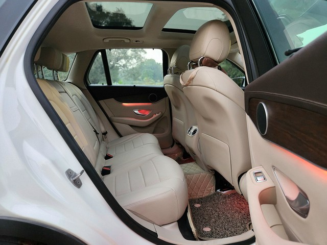 Second-hand 2020 Mercedes-Benz GLC 200 for sale in New Delhi-19