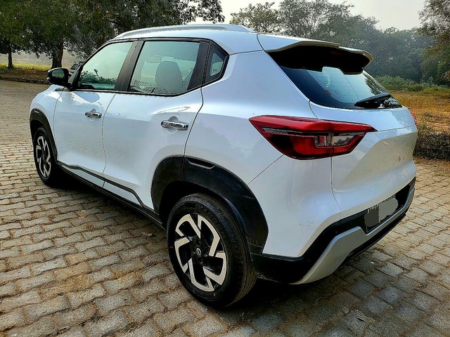Second-hand 2022 Nissan Magnite Turbo CVT XV BSVI for sale in New Delhi-5