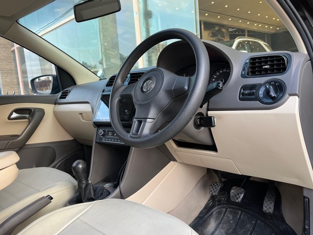 Second-hand 2014 Volkswagen Vento Petrol Comfortline for sale in Bangalore-9