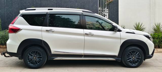 https://images10.gaadi.com/usedcar_image/AP3A.240905.015.A2/original/28e7a29d-261c-42e1-9c4a-54b210a9298d.jpg?imwidth=6401
