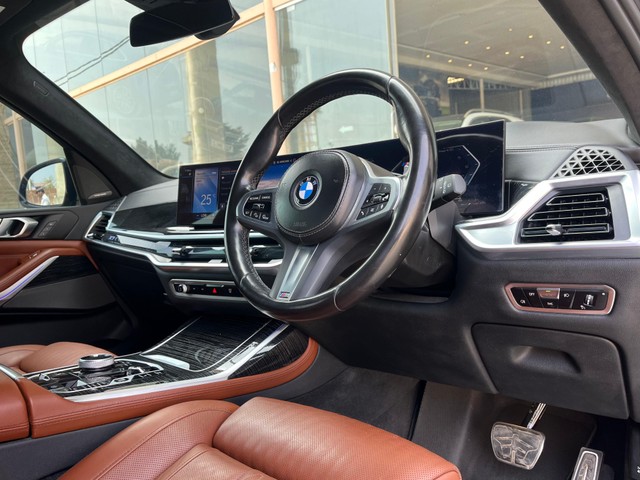 Second-hand 2023 BMW X7 xDrive 40i M Sport for sale in Bangalore-10