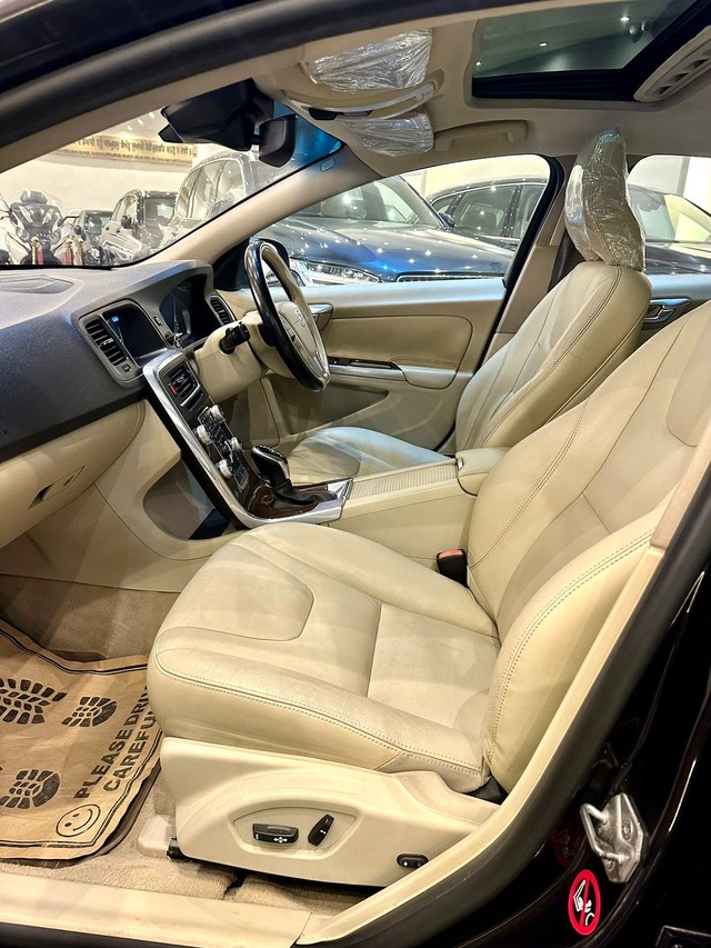Volvo S60 D4 SUMMUM Second-hand 2016 Volvo S60 D4 SUMMUM for sale in New Delhi-5