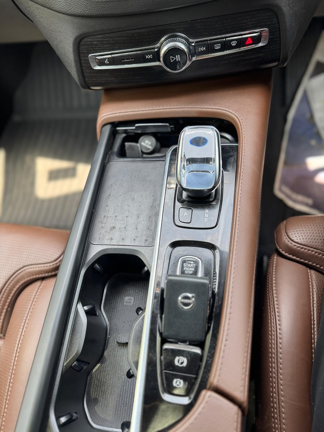 Second-hand 2022 Volvo XC90 B6 Inscription 7STR for sale in New Delhi-11