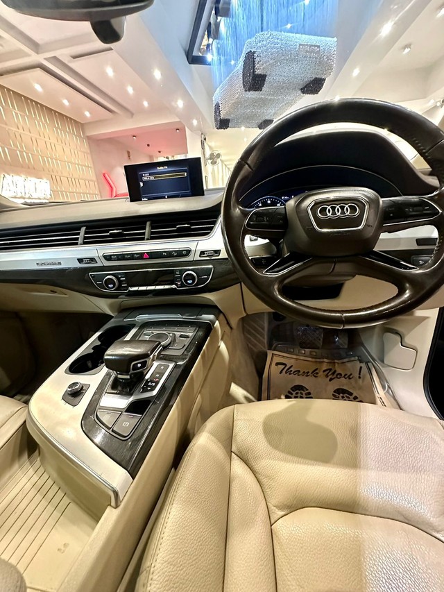 Second-hand 2019 Audi Q7 45 TFSI Premium Plus for sale in New Delhi-20
