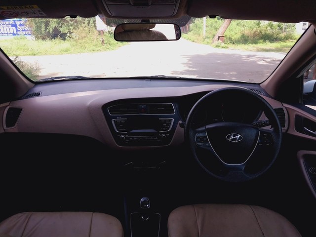 Second-hand 2019 Hyundai i20 Magna Plus Diesel for sale in Dewas-5
