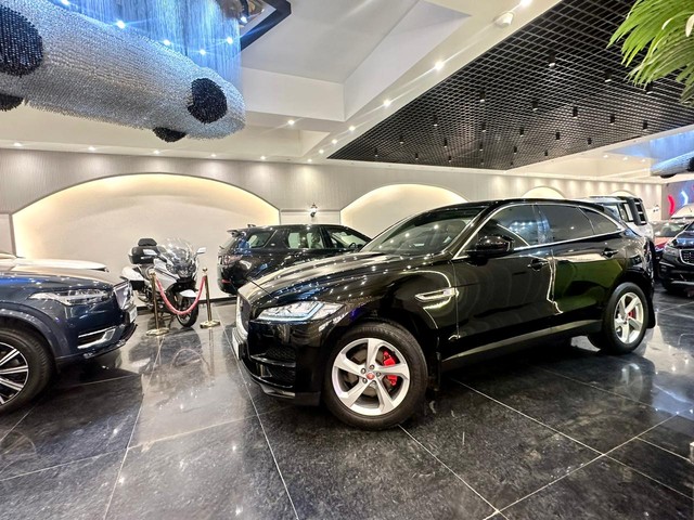 Second-hand 2017 Jaguar F-Pace Prestige 2.0 AWD for sale in New Delhi-18