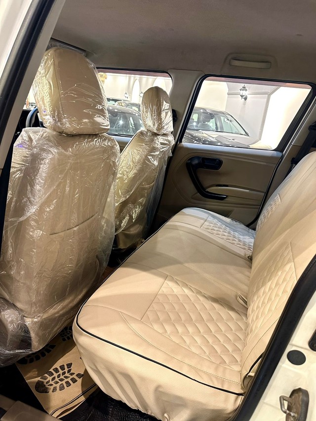 Second-hand 2016 Mahindra TUV 300 T6 for sale in New Delhi-11