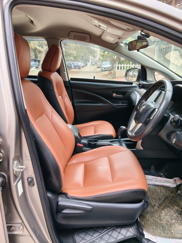 Second-hand 2017 Toyota Innova Crysta 2.8 GX AT BSIV for sale in Gurgaon-11