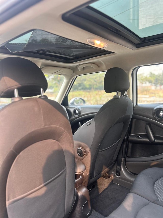 Second-hand 2012 Mini Cooper S for sale in New Delhi-9