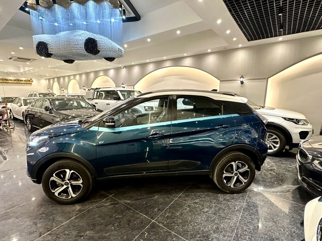 Second-hand 2022 Tata Nexon EV XZ Plus for sale in New Delhi-11